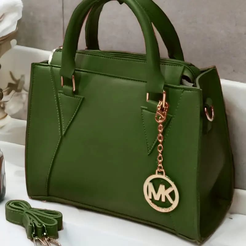 New  High Quality Shoulder Bag For Girls
 Premium Quality
 Attractive  Lock
 Stylish & Unique 
 Size 10 By 8 Inches 
 Unique Handle 
 5 Colours 
 Material : Parachute